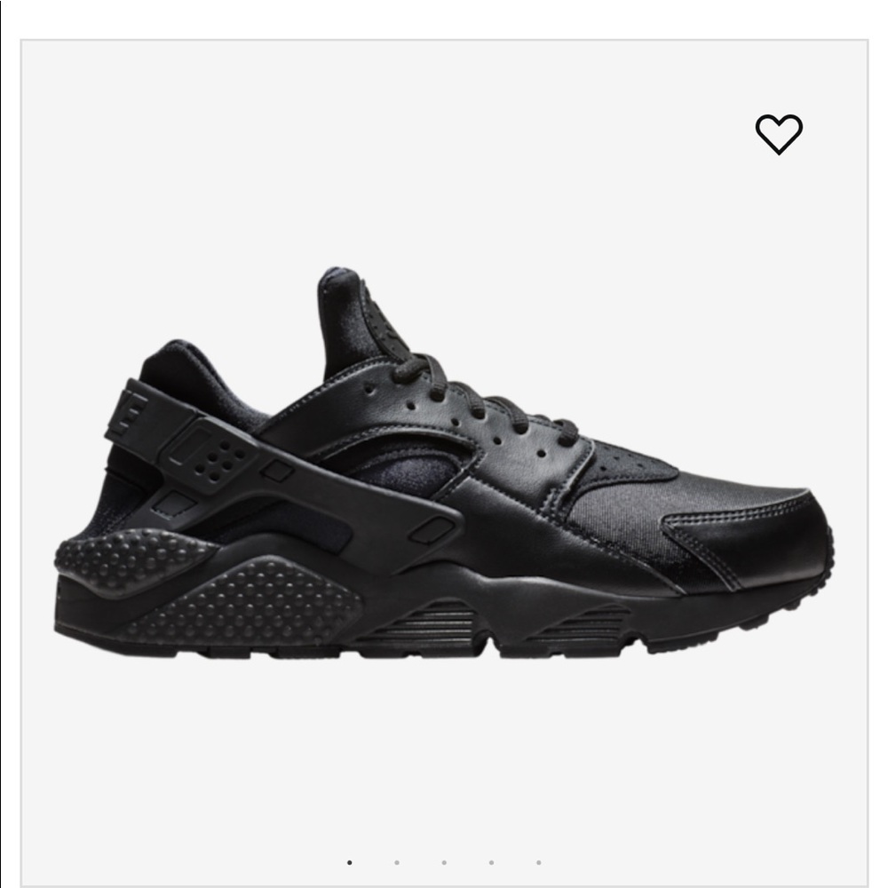 All black nike huaraches